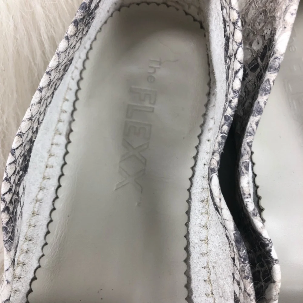 The FLEXX python print espadrilles. Size 8.